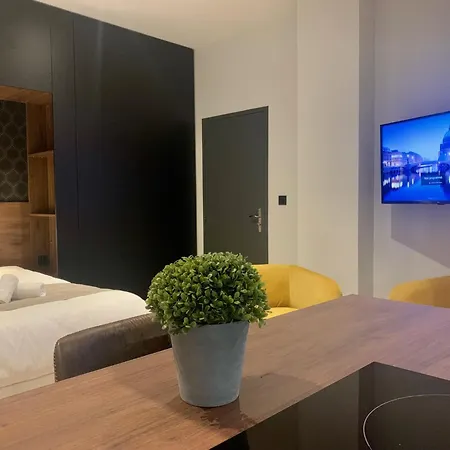 Loge Galeries Lafayette 1 Min *